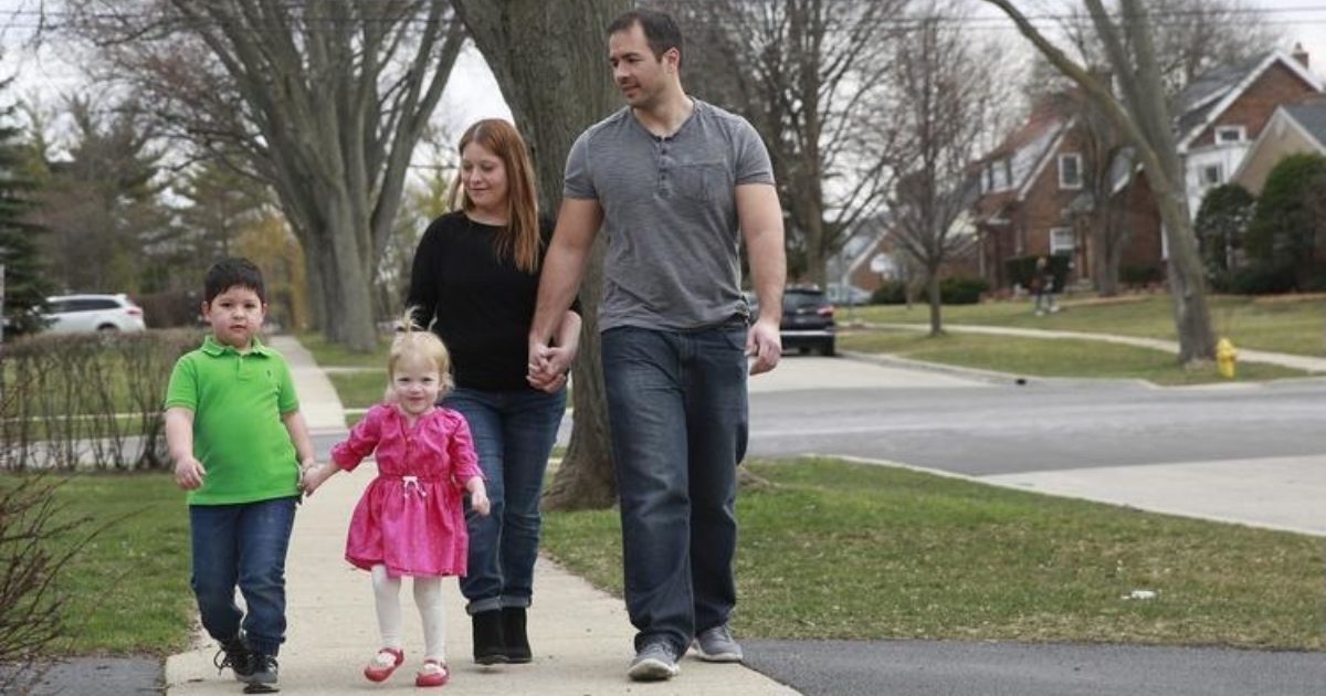 Walkable Suburbs in Chicago with Apartments for Rent Focus